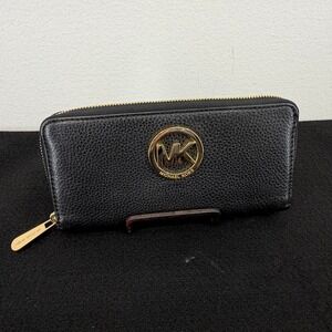 Michael Kors‎ Black Pebbled Leather Zip Around Wallet Metal MK Logo Gold Tone